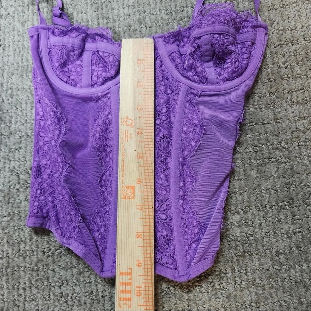 Urban Outfitters Lavender Lace Corset Crop Top - Picture 2 of 6